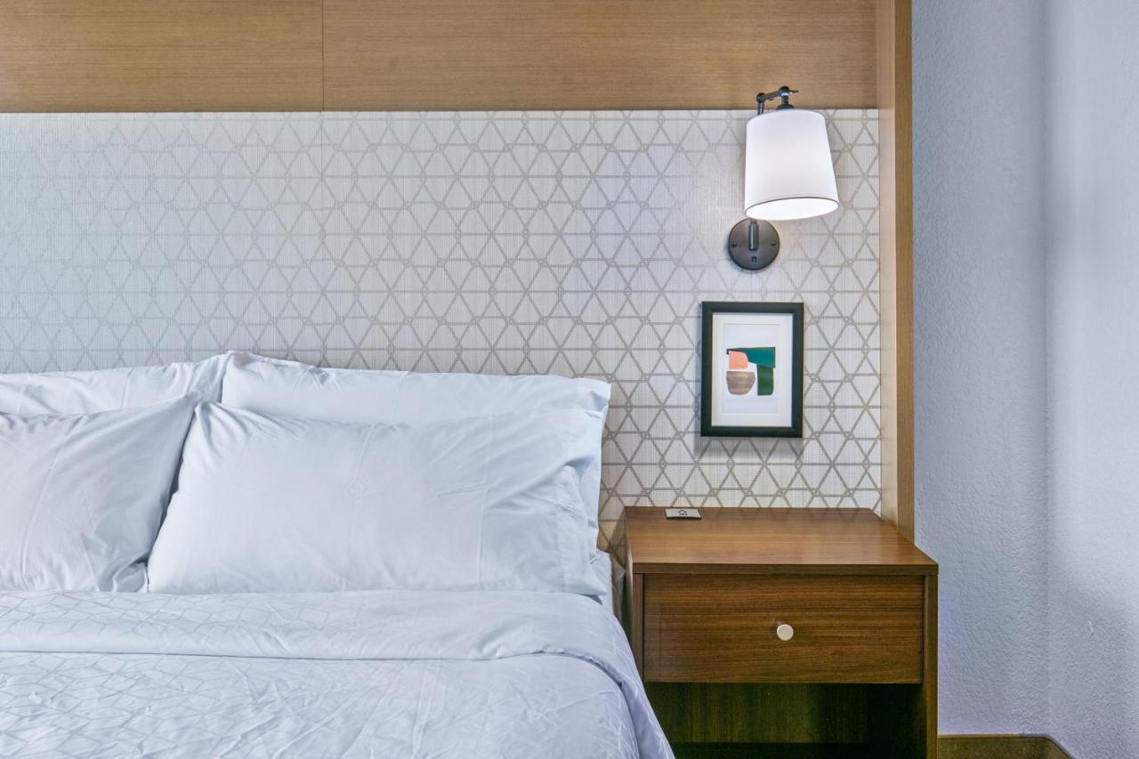 Holiday Inn Express Hotel & Suites Lucedale By Ihg מראה חיצוני תמונה