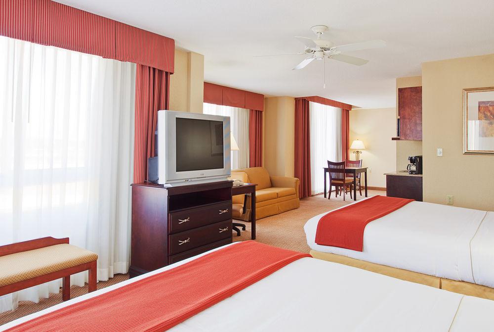 Holiday Inn Express Hotel & Suites Lucedale By Ihg מראה חיצוני תמונה